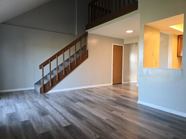 Building Photo - Lynnwood Apartments