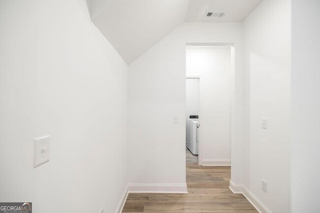 Building Photo - 107 Prospect Ave