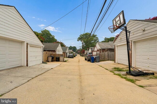 Building Photo - 418 Murdock Rd