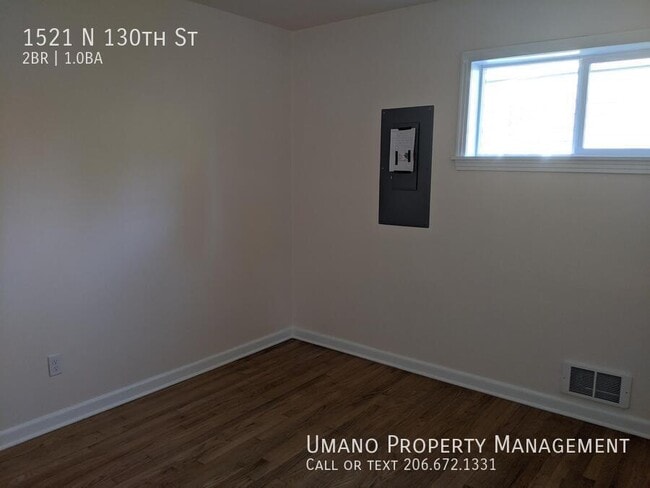Building Photo - 1521 N 130th St