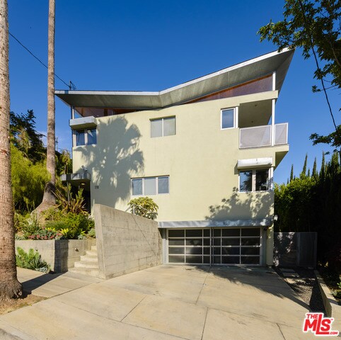 Building Photo - 1716 Micheltorena St