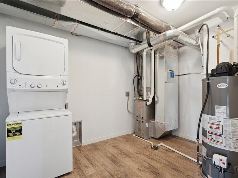 Building Photo - 7028 Thunder Vly Dr