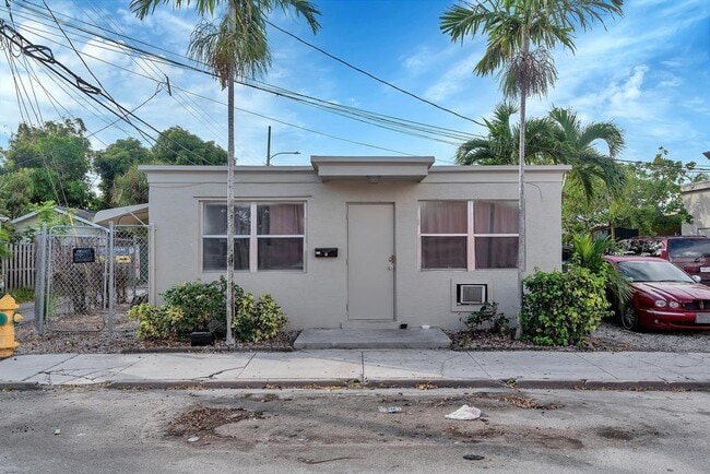 Primary Photo - 813 9th Ave N