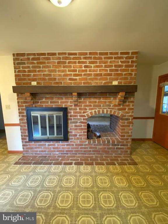 Building Photo - 11 Creeks Edge Rd