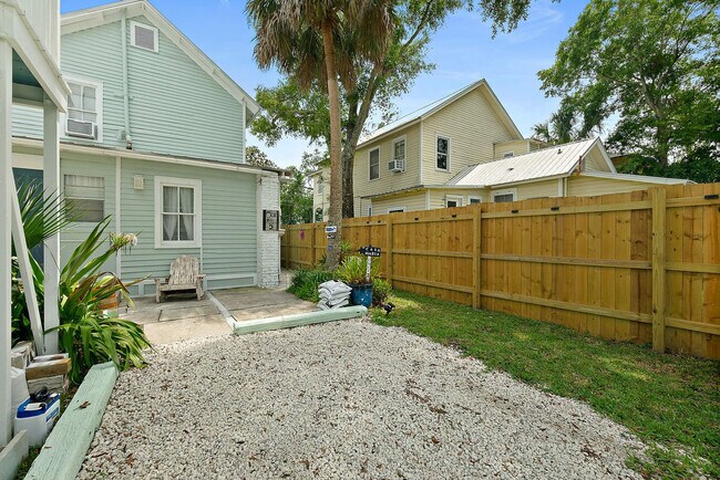 Building Photo - 6 Rohde Ave