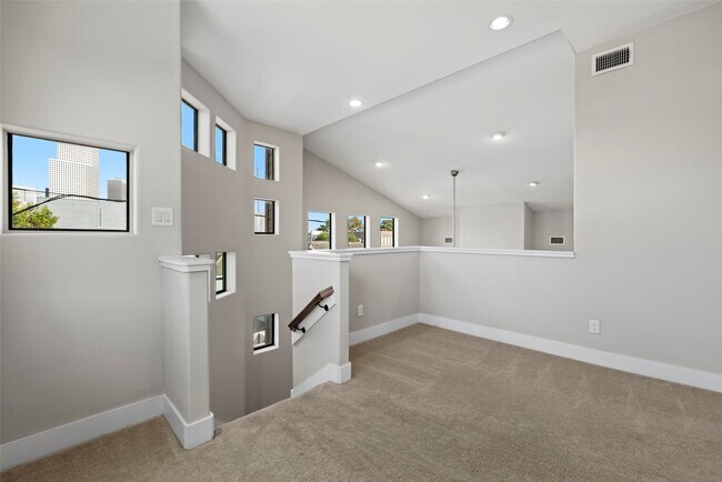 Building Photo - 1420 Wilson St
