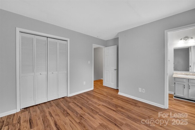 Building Photo - 3142 Driftwood Dr