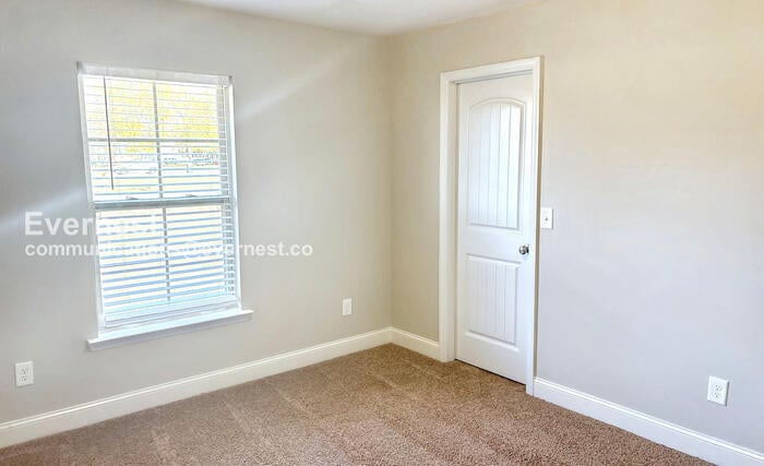 Building Photo - 648 Piney Woods Rd