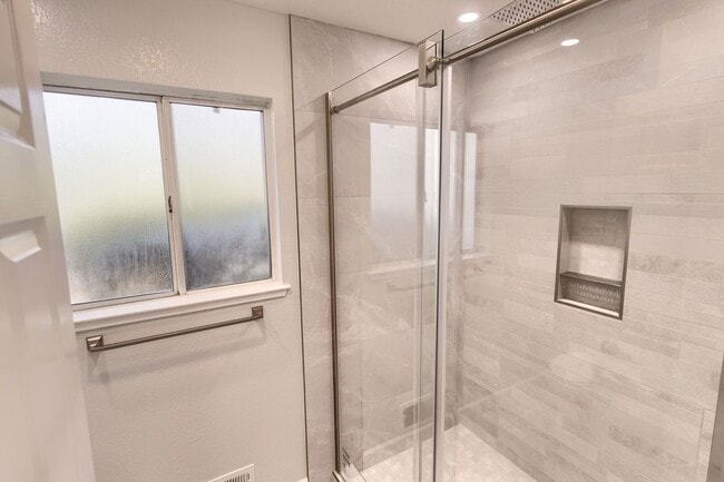 Building Photo - 4-Bedroom 2-Bathroom Saratoga Home