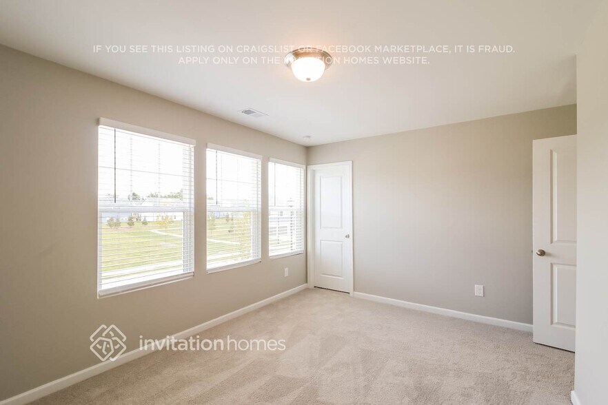 Building Photo - 2080 Boxwood Cir