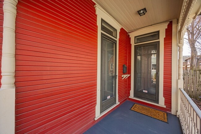 Building Photo - 357 Jackson St