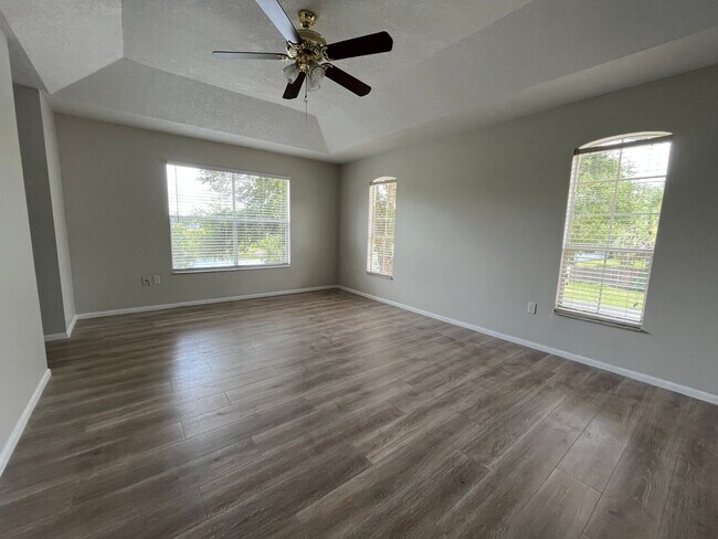 Building Photo - 820 Stone Chapel Ct