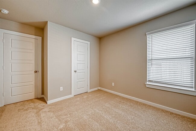 Building Photo - 2611 Westward Hl Dr