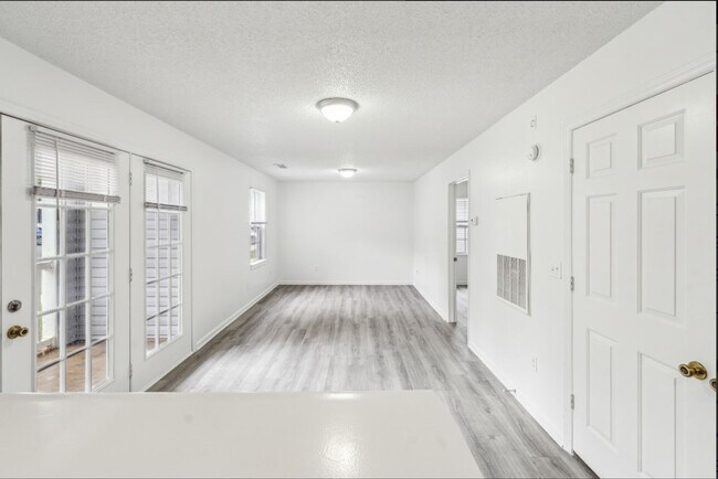 Building Photo - Where Comfort Meets Convenience!