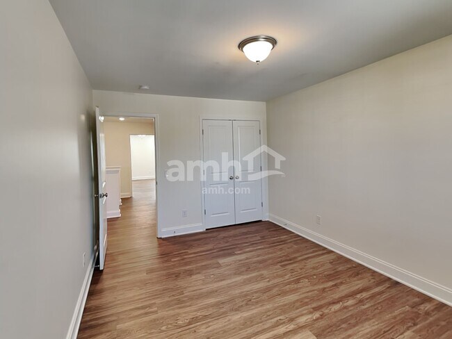 Building Photo - 1125 Amberly Wy