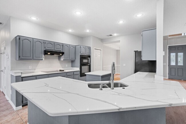 Building Photo - 2-Story pool home in The Fairways of Hunte...