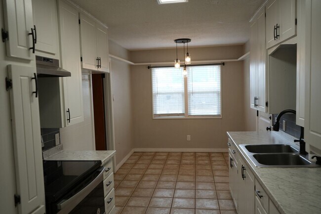 Building Photo - 3813 33rd St