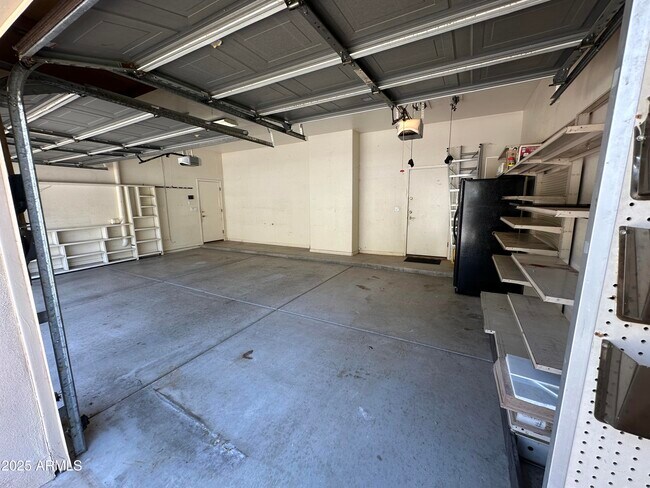 Building Photo - 2053 E Clubhouse Dr
