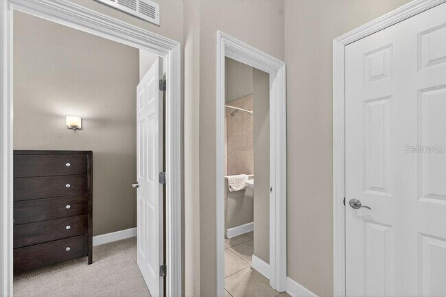 Building Photo - 14525 Damai Ln