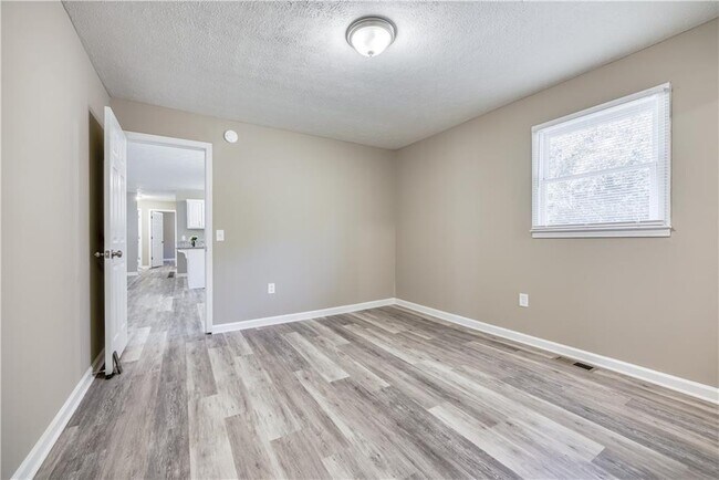 Building Photo - 130 Glory Ln