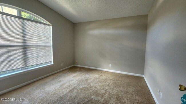 Building Photo - 12282 Forest Gate Dr S
