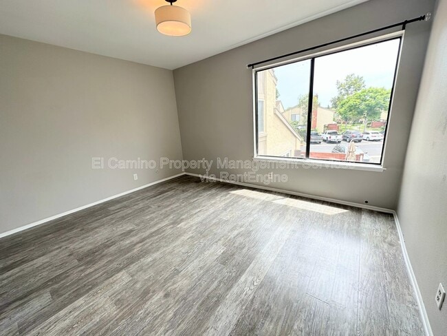 Building Photo - 955 Lamark Ln