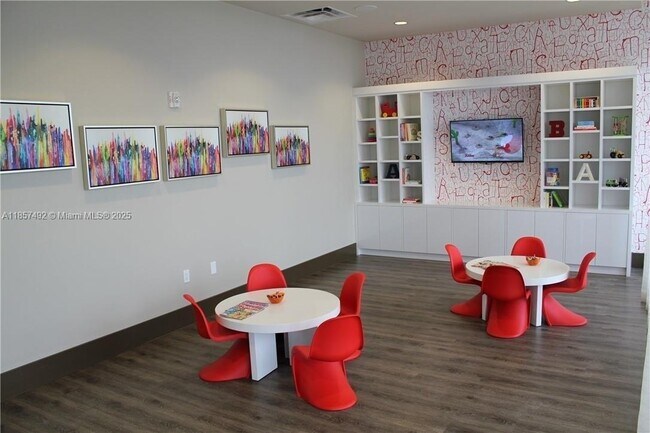 Building Photo - 5252 NW 85th Ave