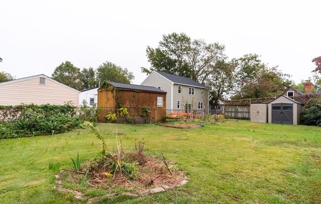 Building Photo - Beautiful Single Family Home