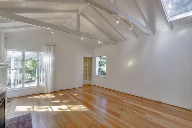 Building Photo - 1766 Woodhaven Way