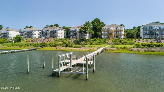Building Photo - 8632 Sound Dr