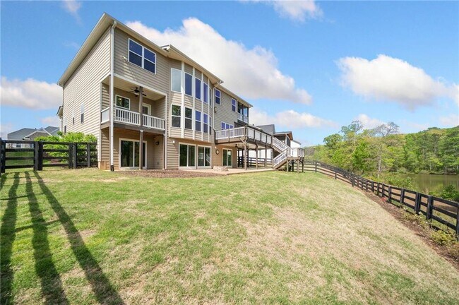 Building Photo - 4180 Woodwind Dr