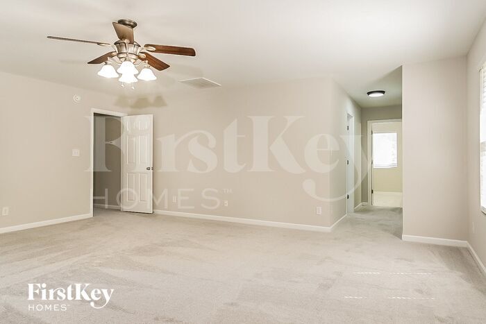 Building Photo - 1004 Scarlett Dr