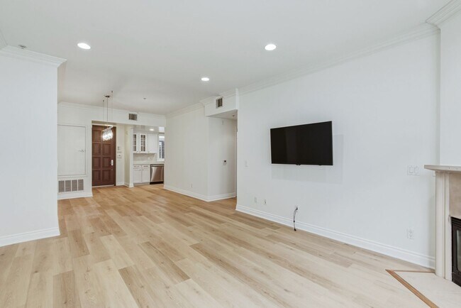 Building Photo - Massive Three Bedroom Two Bath Condo Available now!