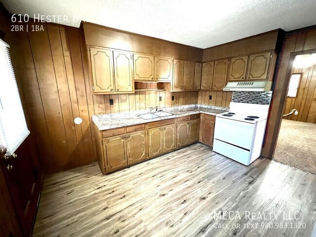 Building Photo - 610 Hester Dr