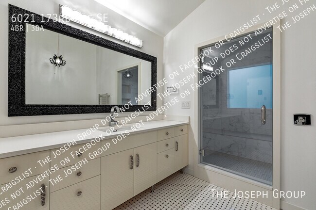 Building Photo - 6021 173rd Ave SE