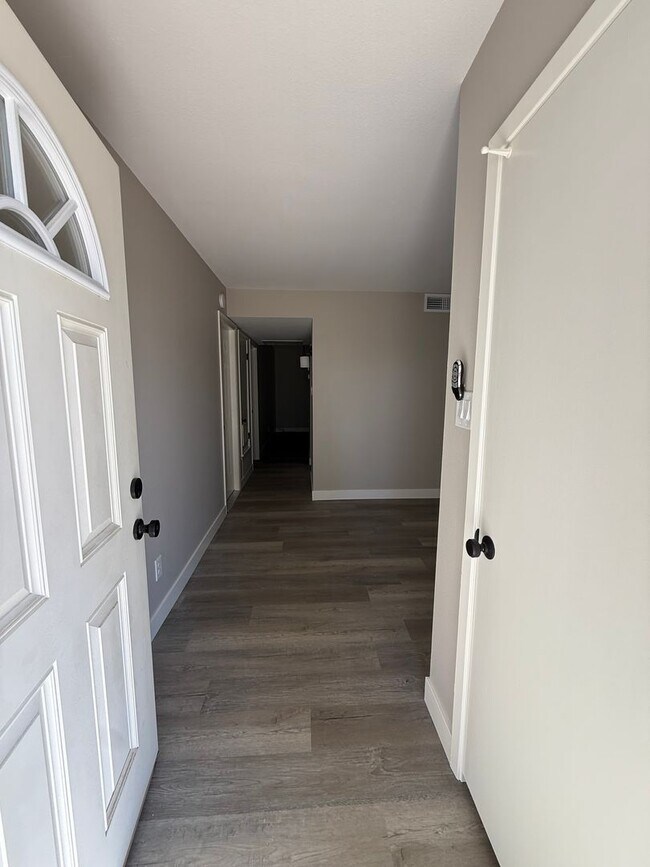 Building Photo - Remodeled 3 Bedroom Home Tempe