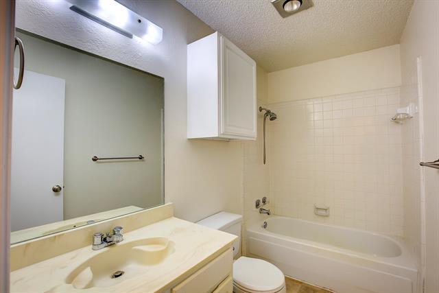 Building Photo - 6406 Springfield Dr