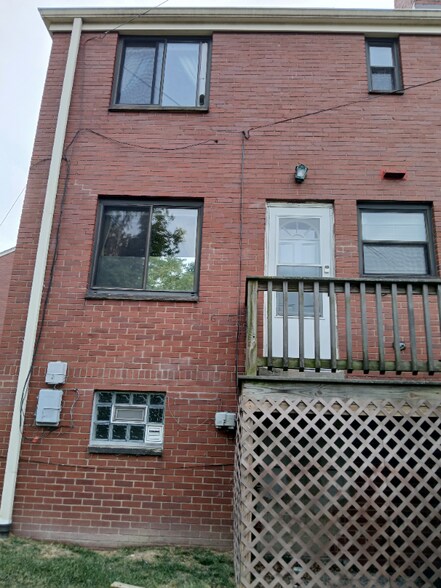Building Photo - 472 Hoodridge Dr