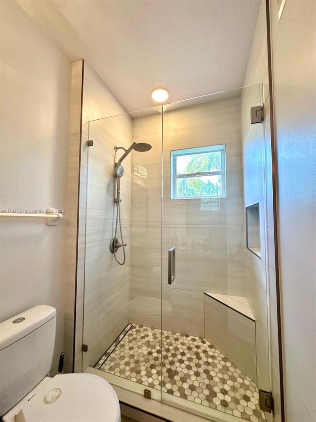 Building Photo - 895 NW 170th Terrace