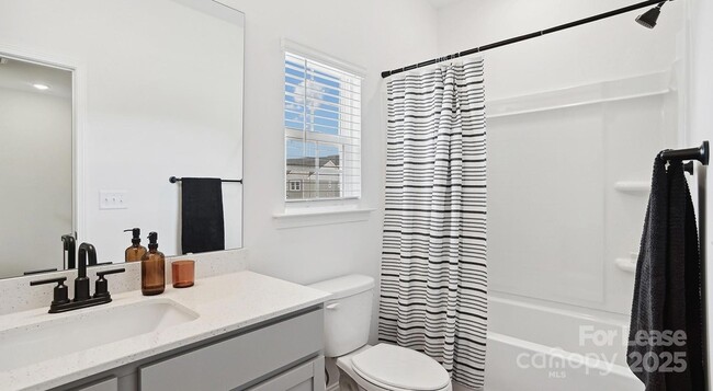 Building Photo - 9100 Bluedale Rd