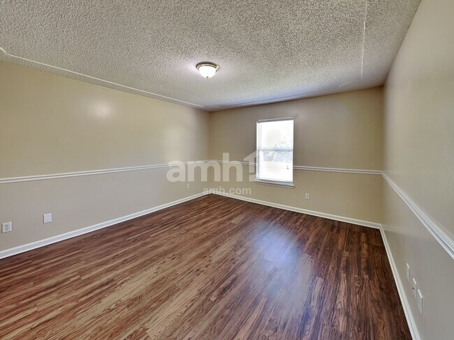 Building Photo - 3370 Westfield Dr