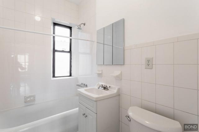 Building Photo - 1 bedroom in Flushing NY 11377