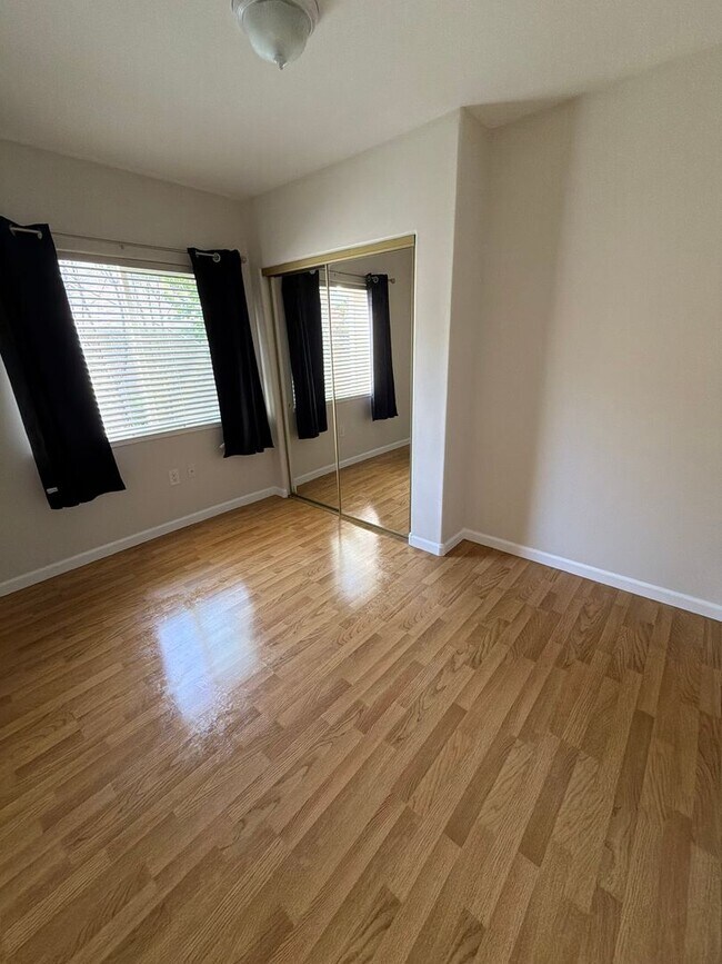 Building Photo - Charming 2 Bedroom, 2 Bathroom Home with ADU in Desirable Land Park Area