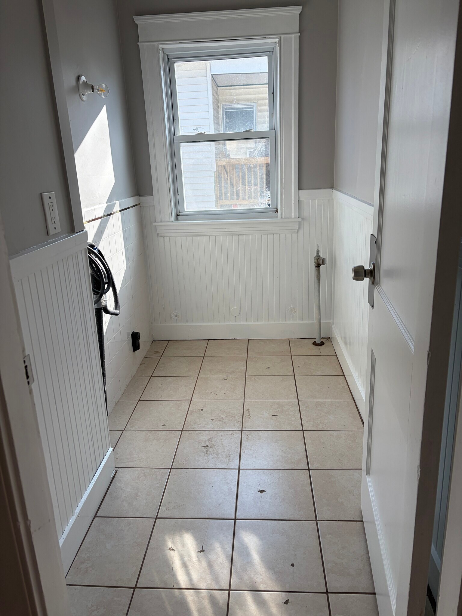 Building Photo - 6 Oliver St