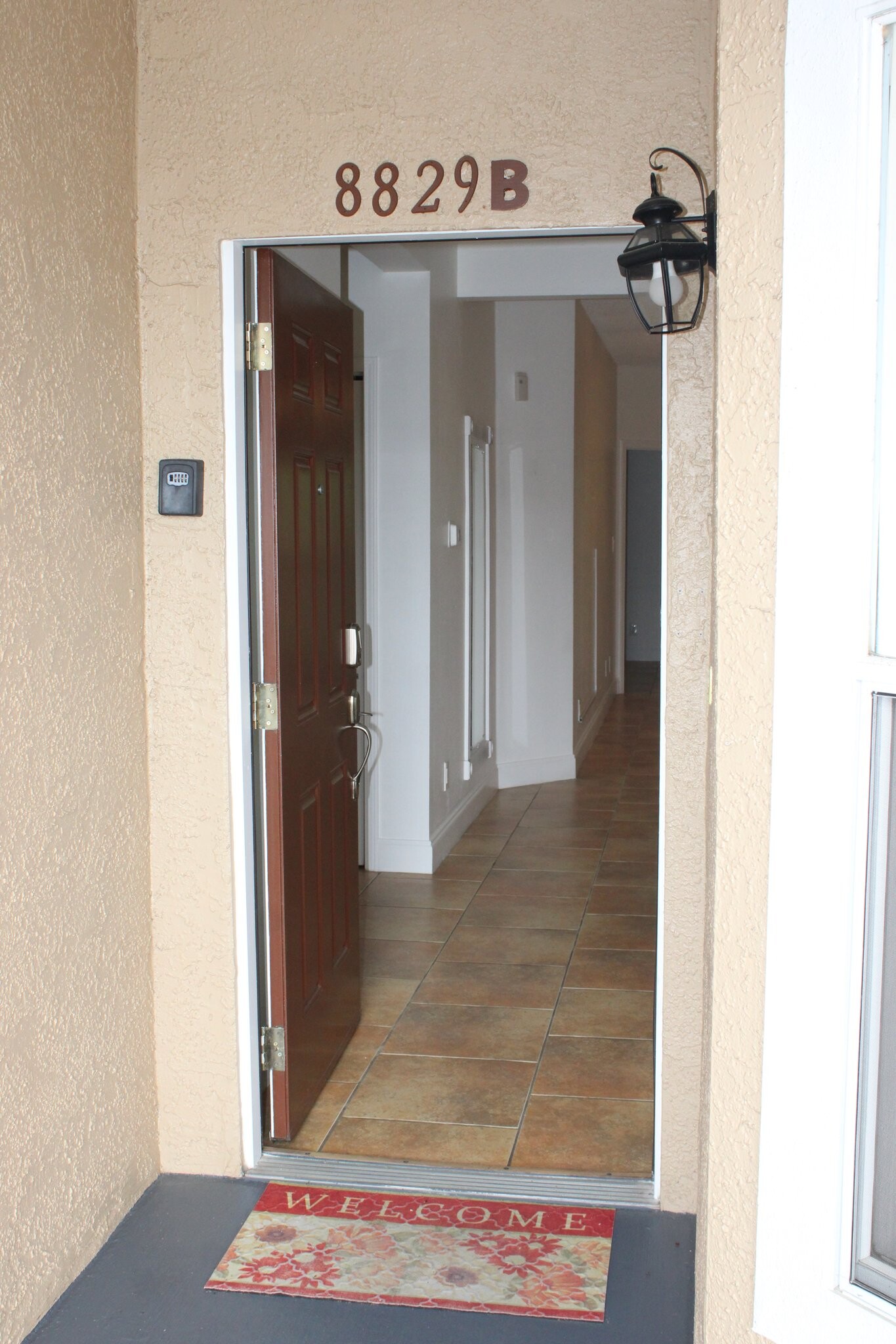 Building Photo - 8829 Coral Palms Ct