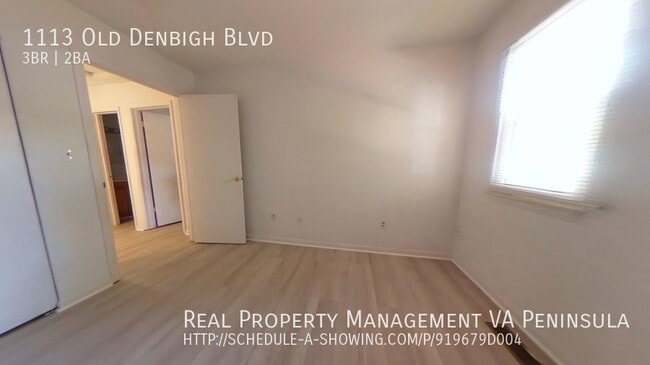 Building Photo - 3 Bedroom Town Home Near Mary Immaculate F...