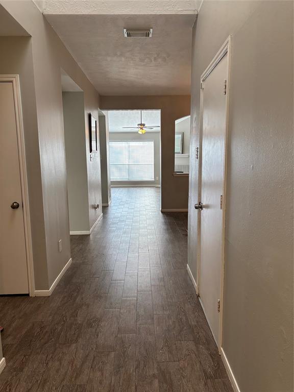Building Photo - 1702 Oak Ridge Dr