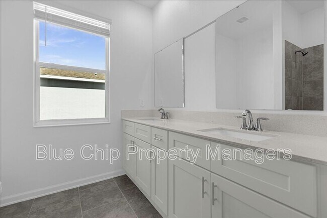 Building Photo - 3078 Country Side Dr