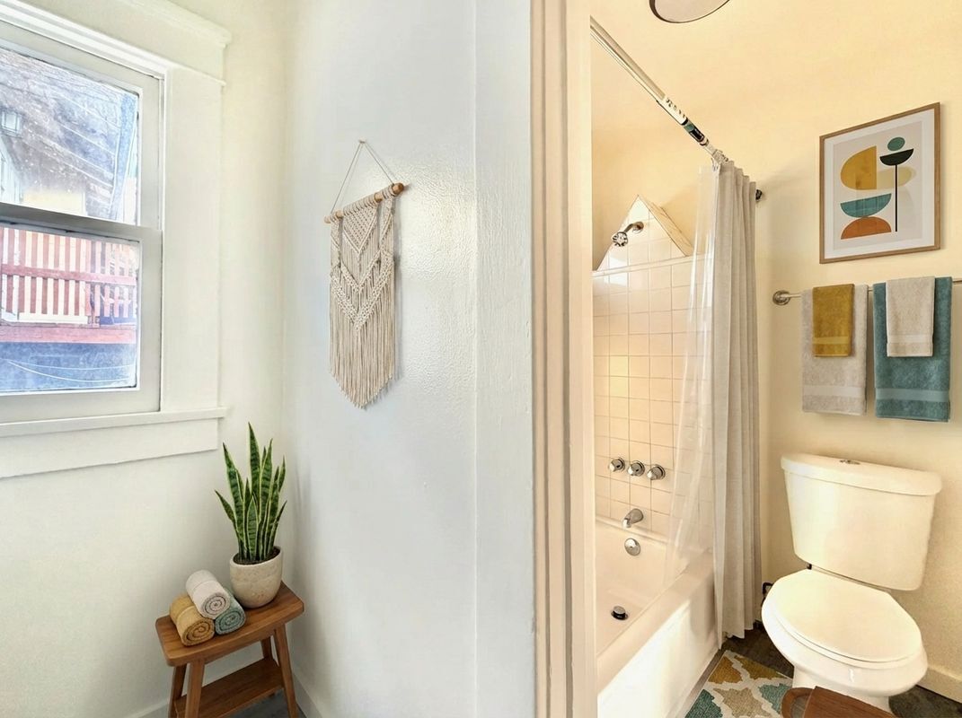 Building Photo - 1922 Preston Ave