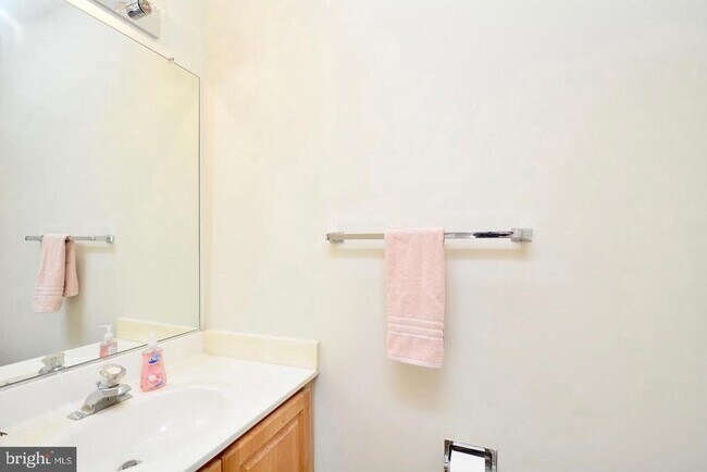 Building Photo - 7209 Burton Hill Ct